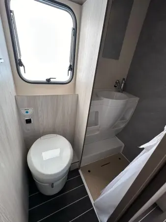 Rimor Kilig 5 - Familien-Wohnmobil für 6 Personen mit Lithium - fotografie 5