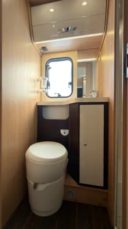 Forster FA 699 HB - Alkoven-Wohnmobil für 6 Personen mit Lithium - fotografie 14