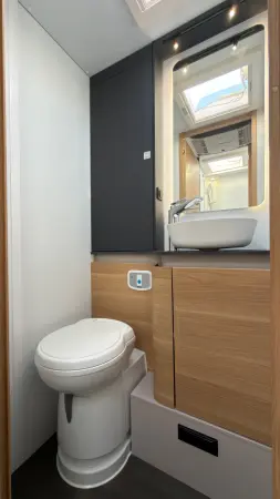 Adria Matrix Axess 670 SL - Teilintegrierter mit Automatik - fotografie 11