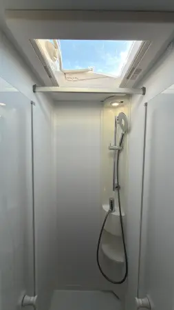Adria Matrix Axess 670 SL - Teilintegrierter mit Automatik - fotografie 12
