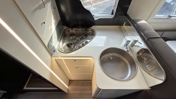 CI Magis 84 Plus - Alkoven-Wohnmobil für 6 Personen - fotografie 12