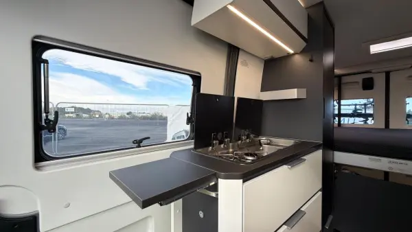 Adria Twin Sports 640 SGX - Kastenwagen-Camper mit Automatik - fotografie 10