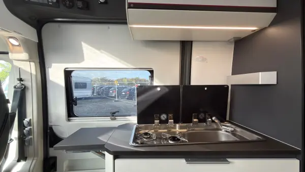 Adria Twin Sports 640 SGX - Kastenwagen-Camper mit Automatik - fotografie 10