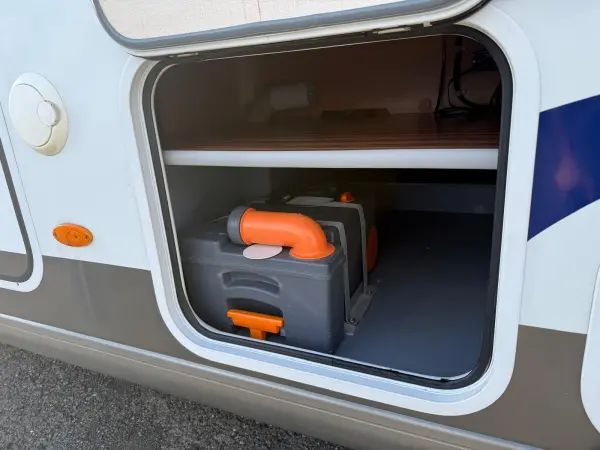 Frankia auf Mercedes-Benz Sprinter - Automatik - fotografie 10