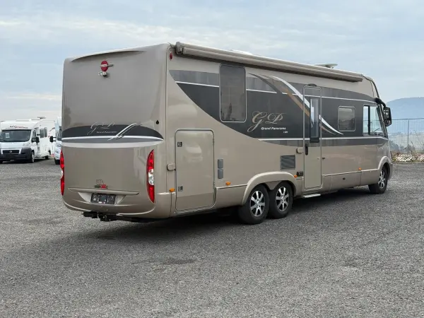 Bürstner Grand Panorama - luxuriöses Wohnmobil mit Automatik - fotografie 2