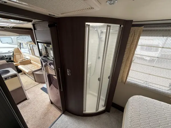 Bürstner Grand Panorama - luxuriöses Wohnmobil mit Automatik - fotografie 11