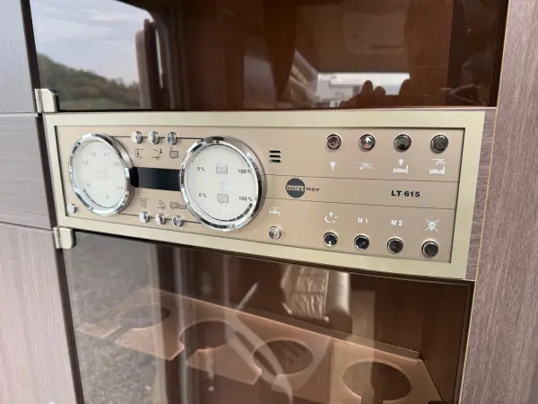 Bürstner Grand Panorama - luxuriöses Wohnmobil mit Automatik - fotografie 13