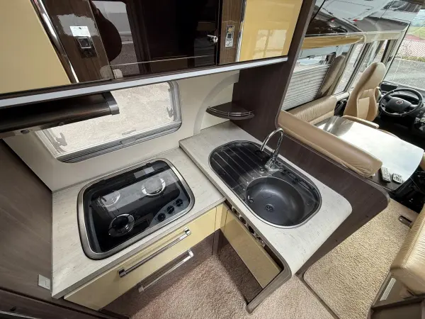 Bürstner Grand Panorama - luxuriöses Wohnmobil mit Automatik - fotografie 16