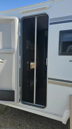 Weinsberg CaraOne 400 LK (3-Etagen-Bett) - fotografie 7