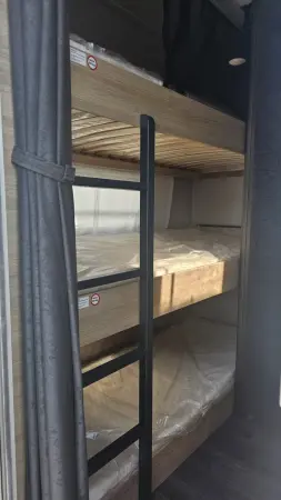 Weinsberg CaraOne 400 LK (3-Etagen-Bett) - fotografie 8