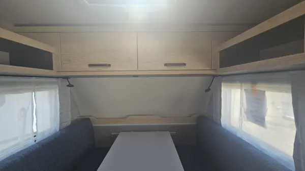 Weinsberg CaraOne 400 LK (3-Etagen-Bett) - fotografie 13