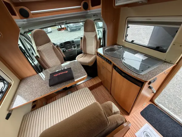 Dethleffs auf Fiat Ducato 2.3 JTD (96 kW) - fotografie 20