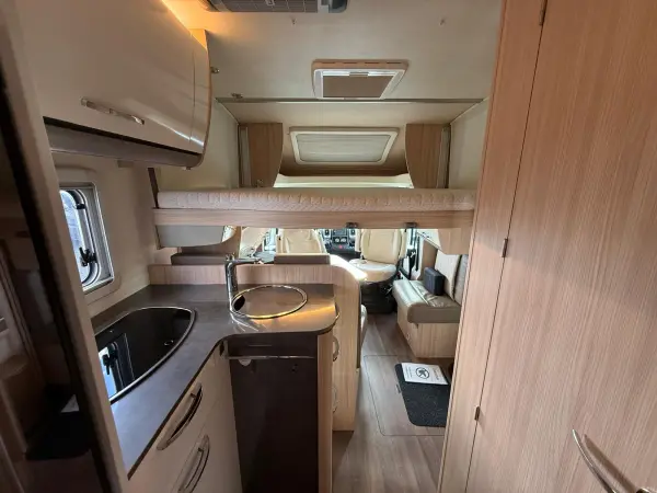 Bürstner Lyseo T 744 – 2 Hubbett, Leder, Dachklimaanlage, Markise - fotografie 14